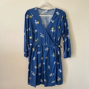Old Navy Blue Floral Wrap Dress with Daisy Motif